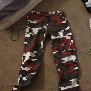 Rokit red camo pants size medium